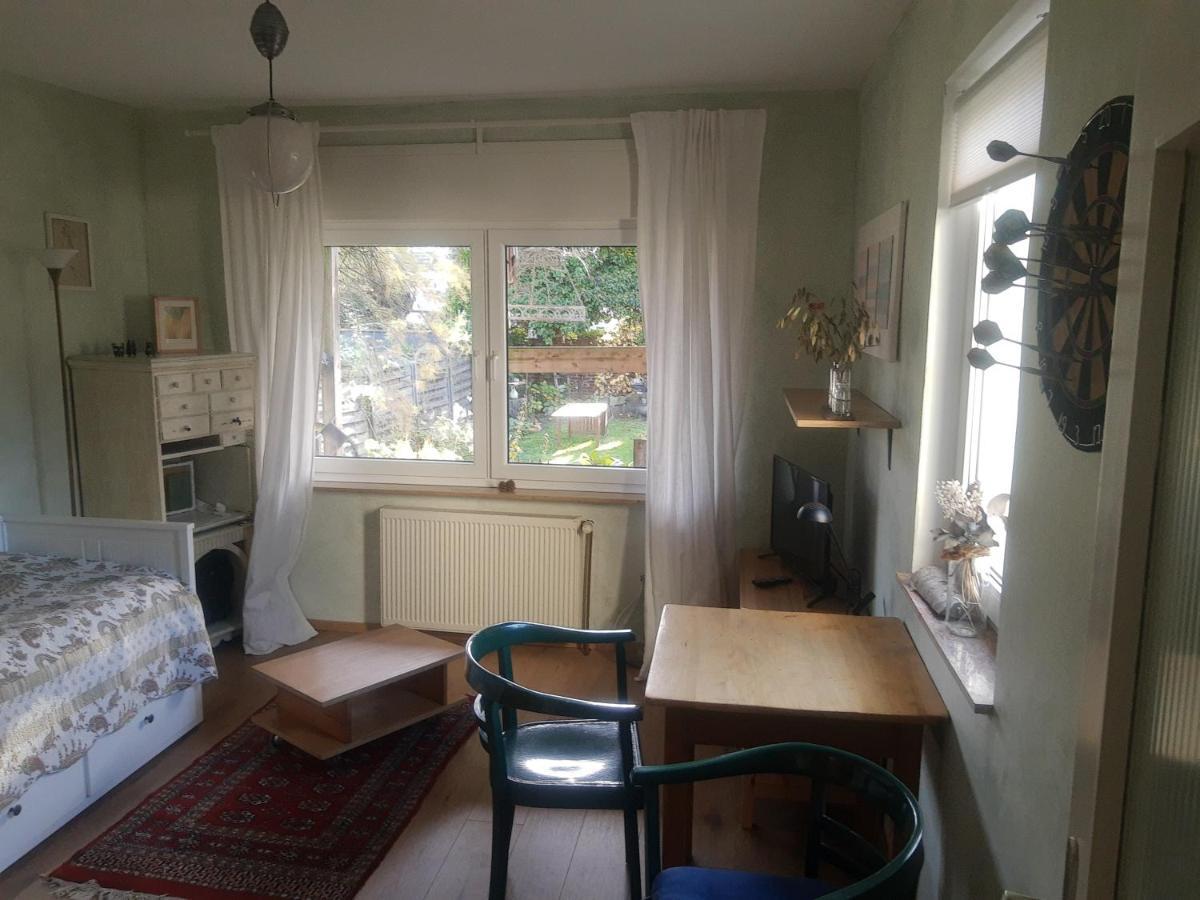 Gartenzimmer Mit Strassenbahn Zu Dom Und Messe Colonia Exterior foto